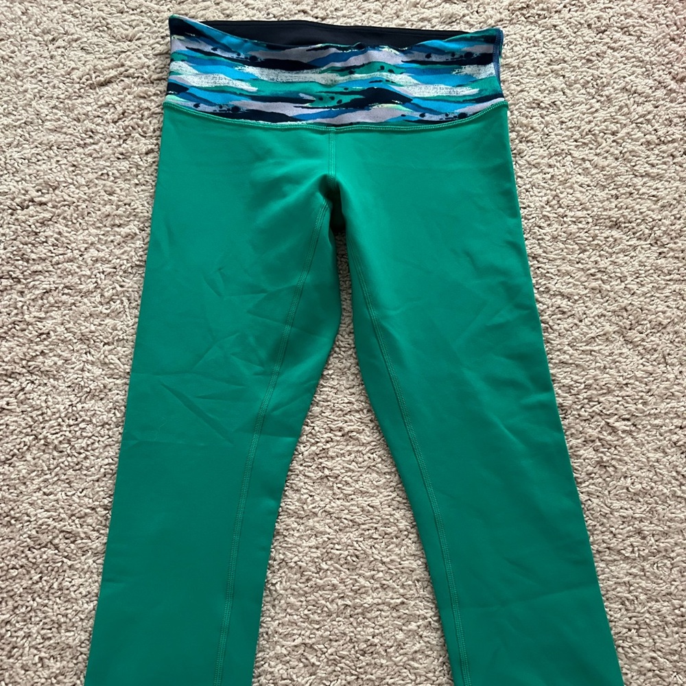 Lululemon Crops Size 6
